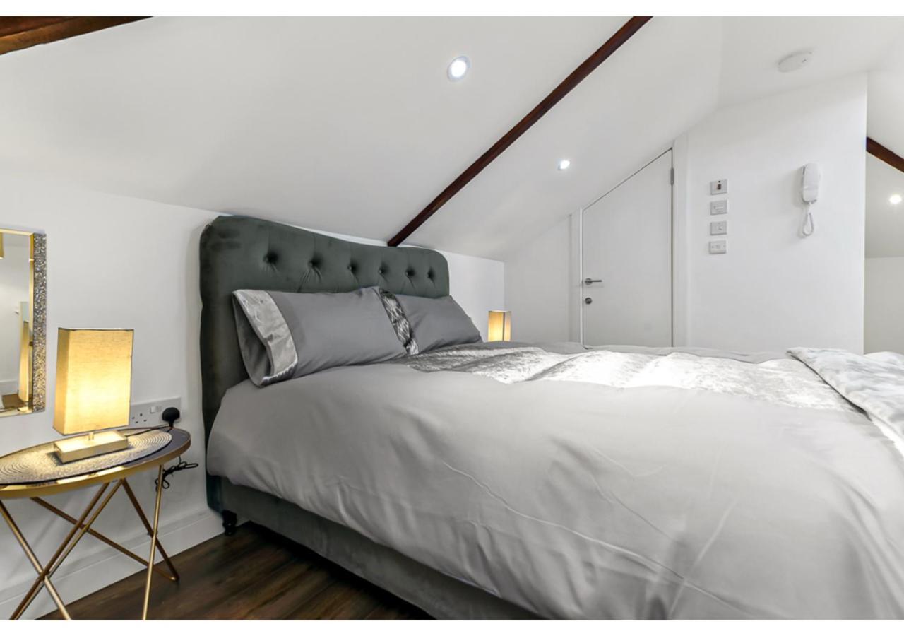 Sleek And Modern Studio With Minimalist Vibe Apartment Chelmsford Exterior photo